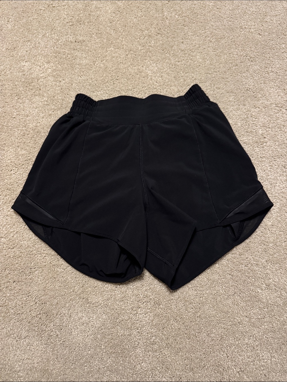 Lululemon Hotty Hot High—Rise 4” Short Size 4